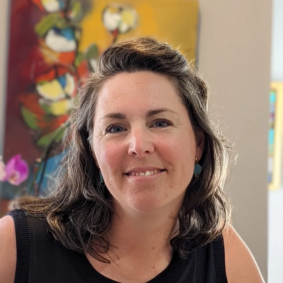Portrait de Mélodie, enseignante à La petite école