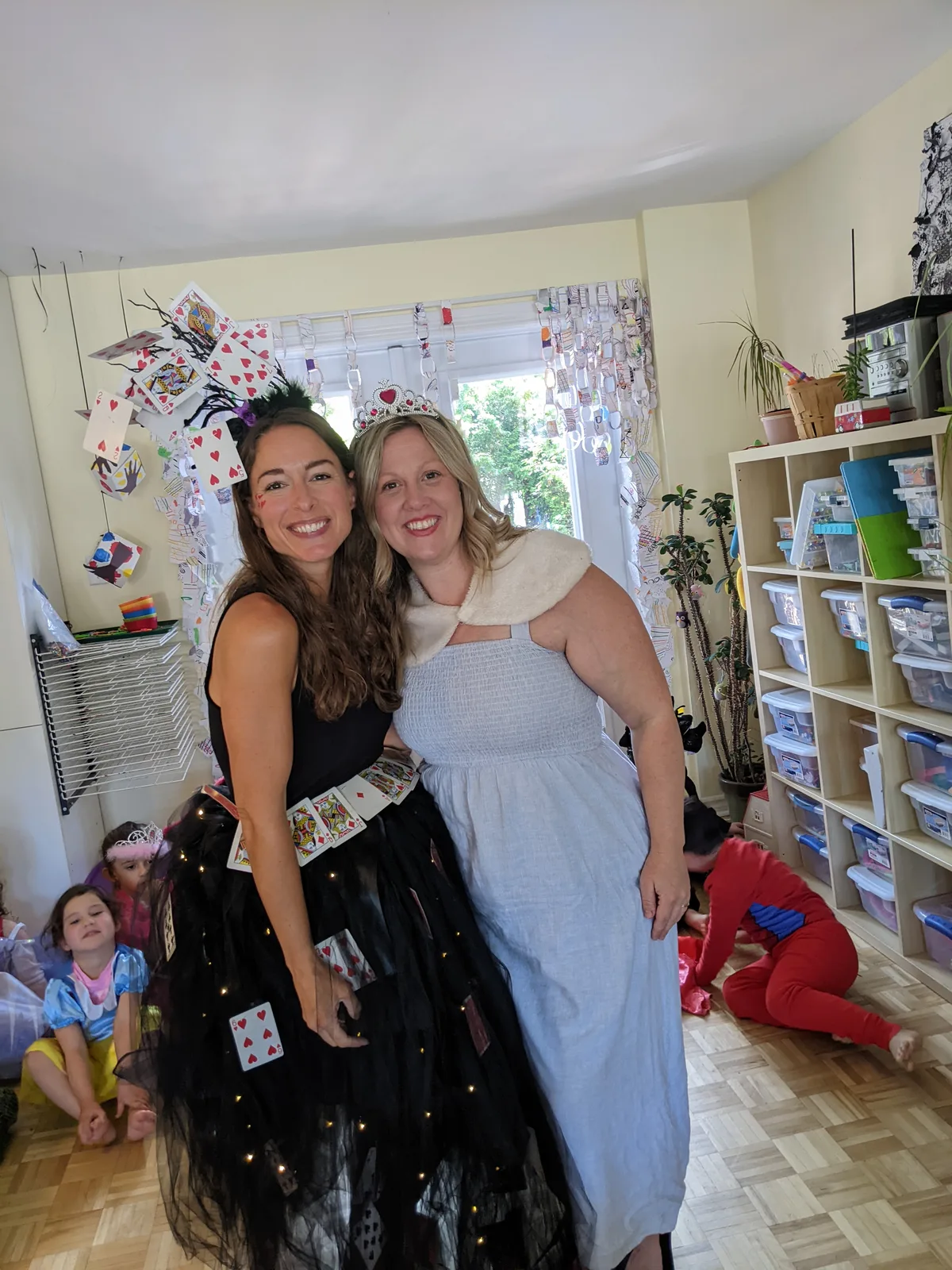 Julie et Sara de l’équipe éducative de La petite école