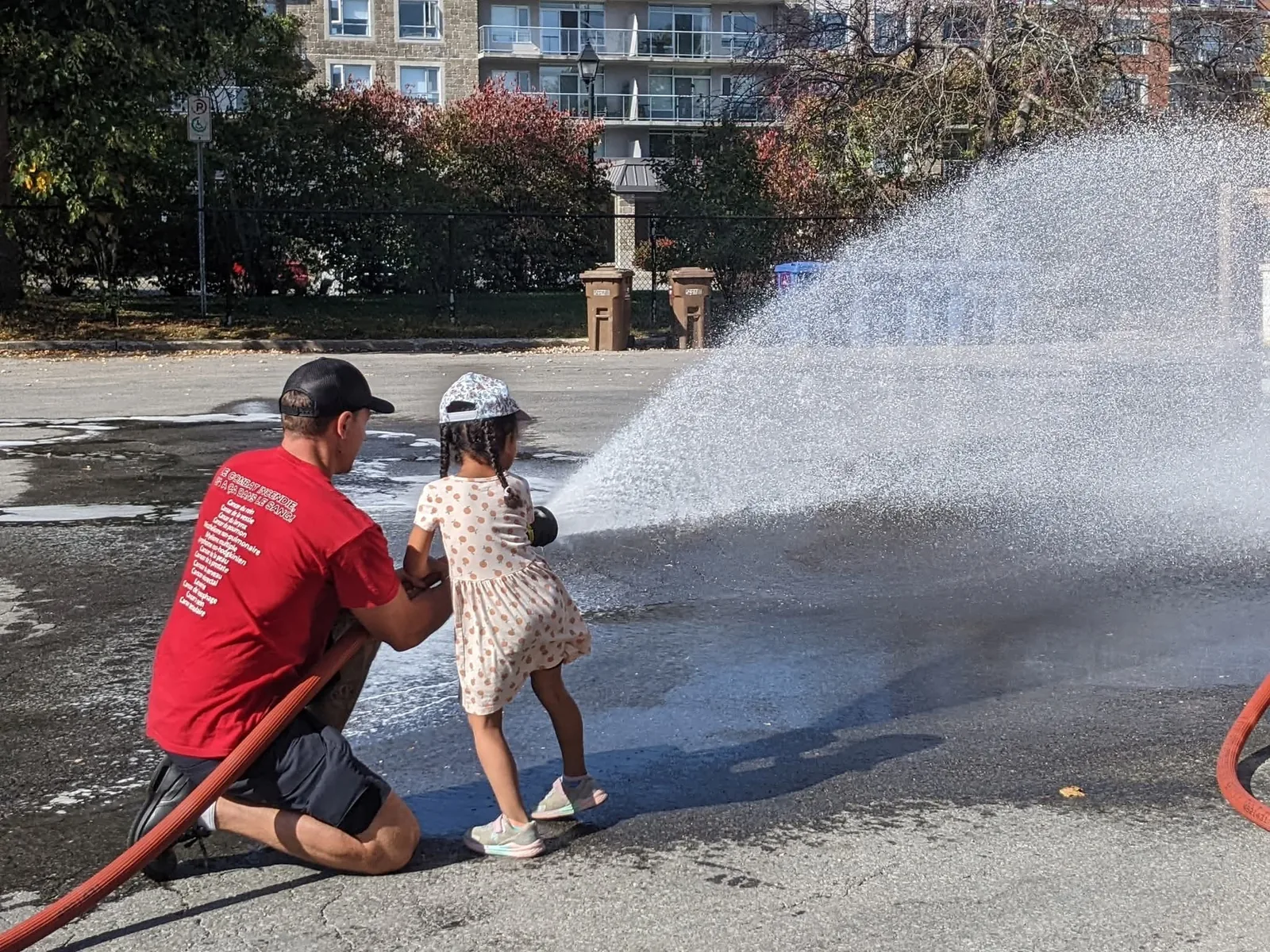 Groupe préscolaire en visite à la caserne de pompiers